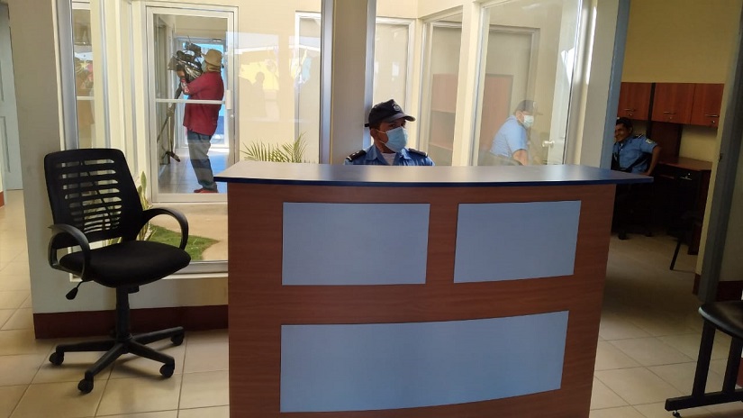 POLICIA